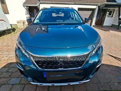 Grün Gebraucht 2019 Peugeot 5008 Allure Van / Kleinbus | 22.999 € (Fairer Preis)