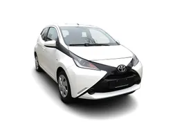 Weiss Gebraucht 2017 Toyota Aygo X-play Kleinwagen | 14.576 €