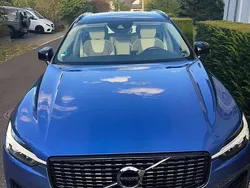 Blau Gebraucht 2021 Volvo XC60 R-Design SUV | 37.450 € (Guter Preis)