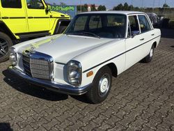 Weiß Gebraucht 1972 Mercedes 220 Limousine | 15.900 €