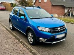 Blau Gebraucht 2016 Dacia Sandero Stepway Kleinwagen | 6.800 € (Etwas zu teuer)