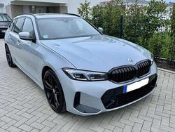 Grau Gebraucht 2023 BMW 318 M Sport Kombi | 34.490 € (Fairer Preis)