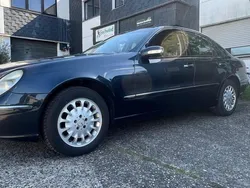 Grau Gebraucht 2004 Mercedes 240 Limousine | 2.950 €
