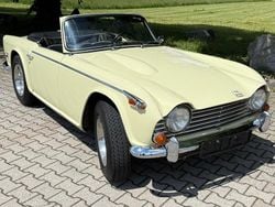 Beige Gebraucht 1968 Triumph TR 250 Cabrio | 39.900 €