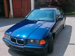 Blau Gebraucht 1994 BMW 320 Limousine | 9.700 €