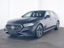 Grau Gebraucht 2024 Mercedes E220 Limousine | 45.980 € (Superpreis)