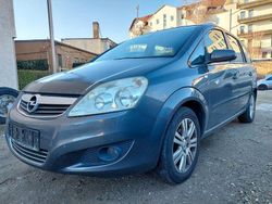 Grau Gebraucht 2009 Opel Zafira Van / Kleinbus | 1.599 € (Superpreis)