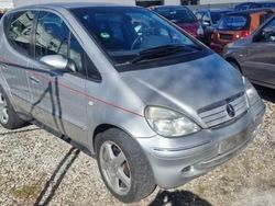 Silber Gebraucht 2002 Mercedes A190 Avantgarde Van / Kleinbus | 899 €