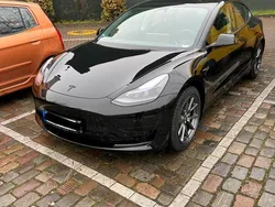 Schwarz Gebraucht 2022 Tesla Model 3 Limousine | 33.999 € (Teuer)