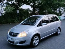 Silber Gebraucht 2008 Opel Zafira Van / Kleinbus | 2.999 € (Fairer Preis)