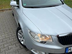 Grau Gebraucht 2012 Skoda Superb Kombi | 6.750 €