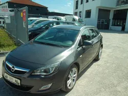 Grau Gebraucht 2011 Opel Astra Sport Kombi | 2.950 € (Guter Preis)