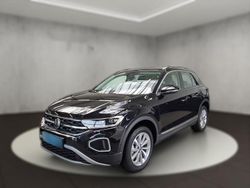 Schwarz metallic Gebraucht 2024 VW T-Roc Style SUV | 31.570 € (Etwas zu teuer)