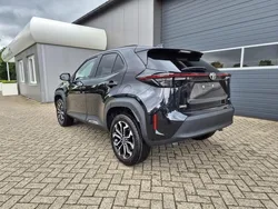 Mysticschwarz metallic mysticschwarz metallic Neu 2025 Toyota Yaris Cross SUV | 28.100 €