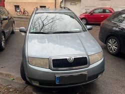 Grau Gebraucht 2002 Skoda Fabia Comfort Kleinwagen | 700 € (Superpreis)