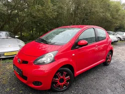 Rot Gebraucht 2010 Toyota Aygo Kleinwagen | 2.990 € (Fairer Preis)