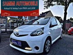 Solid white Gebraucht 2013 Toyota Aygo Cool Kleinwagen | 4.900 € (Fairer Preis)