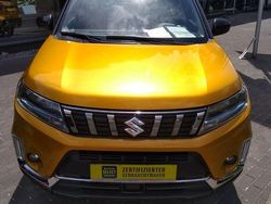 Solar yellow/black pearl met. Gebraucht 2021 Suzuki Vitara Comfort SUV | 17.990 € (Fairer Preis)