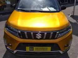 Solar yellow/black pearl met. Gebraucht 2021 Suzuki Vitara Comfort SUV | 17.990 € (Fairer Preis)
