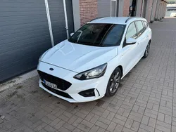 Weiß Gebraucht 2020 Ford Focus ST-Line Kombi | 8.499 € (Fairer Preis)
