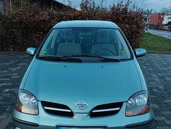 Blau Gebraucht 2001 Nissan Almera Tino Van / Kleinbus | 1.850 € (Fairer Preis)