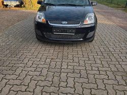 Schwarz Gebraucht 2007 Ford Fiesta Limousine | 2.300 € (Etwas zu teuer)