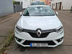 Weiß Gebraucht 2017 Renault Mégane GrandTour Kombi | 8.700 € (Fairer Preis)