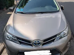 Bronze Gebraucht 2015 Toyota Auris Hybrid Edition | 12.000 € (Guter Preis)
