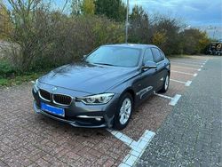 Grau Gebraucht 2016 BMW 320 Luxury Line Limousine | 11.950 € (Fairer Preis)