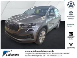 Grau Gebraucht 2024 Skoda Karoq Selection SUV | 31.929 € (Fairer Preis)