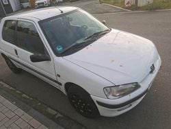 Weiß Gebraucht 1998 Peugeot 106 Kleinwagen | 1.150 € (Guter Preis)