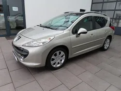 Gold Gebraucht 2008 Peugeot 207 Limousine | 2.385 € (Fairer Preis)