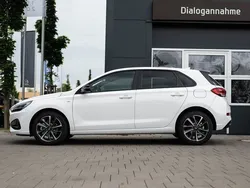 Weiß Gebraucht 2024 Hyundai i30 Advantage Limousine | 22.690 € (Guter Preis)