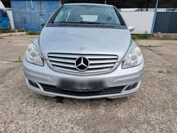 Grau Gebraucht 2007 Mercedes B200 Van / Kleinbus | 3.350 € (Fairer Preis)
