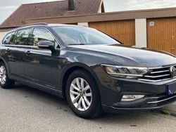 Grau Gebraucht 2021 VW Passat Business Kombi | 20.900 € (Guter Preis)