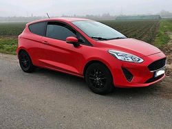 Rot Gebraucht 2018 Ford Fiesta Kleinwagen | 9.300 €
