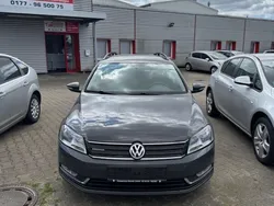 Grau Gebraucht 2014 VW Passat Trendline Kombi | 6.290 € (Fairer Preis)