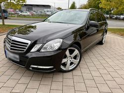 Schwarz Gebraucht 2011 Mercedes E200 Avantgarde Kombi | 13.500 € (Fairer Preis)