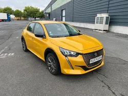 Gelb Gebraucht 2022 Peugeot e-208 Active Kleinwagen | 15.500 € (Guter Preis)