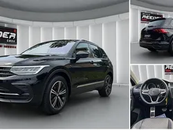 Deep black perleffekt (metallic) Gebraucht 2023 VW Tiguan Active SUV | 29.750 € (Guter Preis)