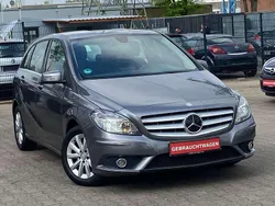 Grau Gebraucht 2014 Mercedes B180 Edition Van / Kleinbus | 10.990 € (Superpreis)