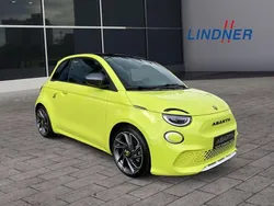 Grün Gebraucht 2023 Abarth 500e Scorpionissima Kleinwagen | 28.990 € (Fairer Preis)