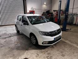 Weiß Gebraucht 2020 Dacia Sandero Kleinwagen | 6.000 €