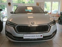 Brilliantsilber metallic Gebraucht 2024 Skoda Octavia Style Kombi | 28.500 € (Guter Preis)