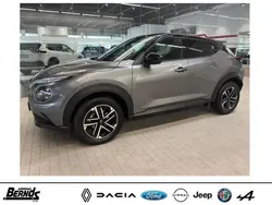 Dark grey metallic/dach in black Gebraucht 2024 Nissan Juke N-Connecta SUV | 21.880 € (Fairer Preis)