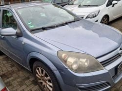 Grau Gebraucht 2004 Opel Astra Limousine | 500 € (Superpreis)