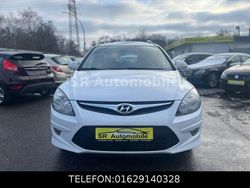 Weiß Gebraucht 2011 Hyundai i30 Classic Kombi | 3.450 € (Fairer Preis)