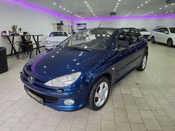 Blau Gebraucht 2004 Peugeot 206 CC Platinum Cabrio | 2.990 € (Teuer)