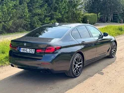 Grau Gebraucht 2023 BMW 520 Limousine | 32.000 € (Guter Preis)