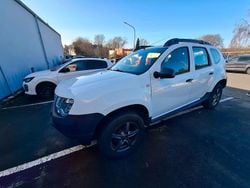 Weiß Gebraucht 2016 Dacia Duster Lauréate SUV | 7.980 € (Guter Preis)